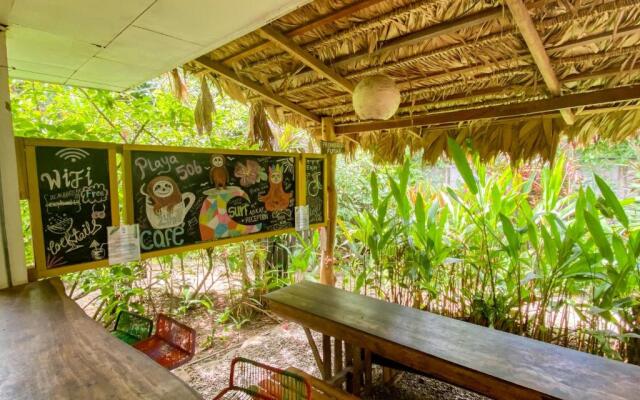 Playa 506 Beachfront Hostel