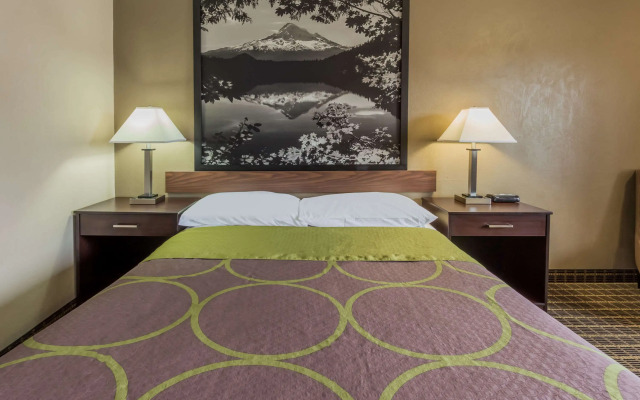 Super 8 by Wyndham Corvallis