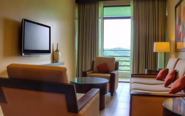 Summit Rainforest & Golf Resort