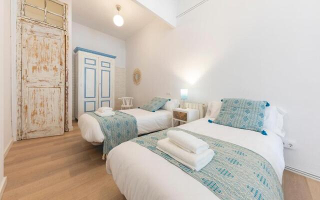 Bravissimo Plaça del Vi, Authentic Historic Apartment