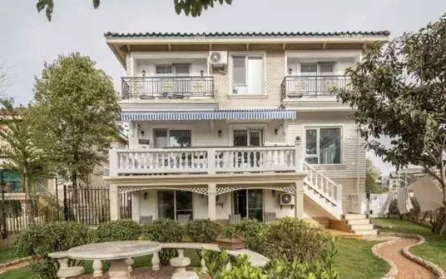 33HOUSE