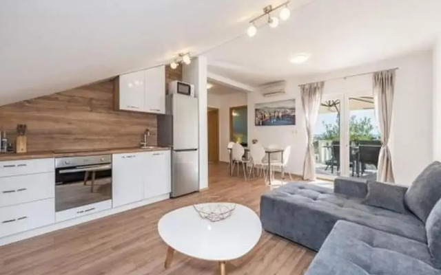Apartment Luna Near the Beach