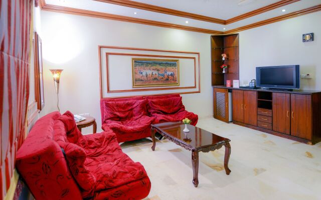 Hotel Golden Oasis