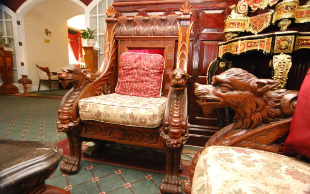 Queen Anne Hotel