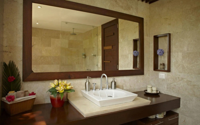 Las Flores Resort