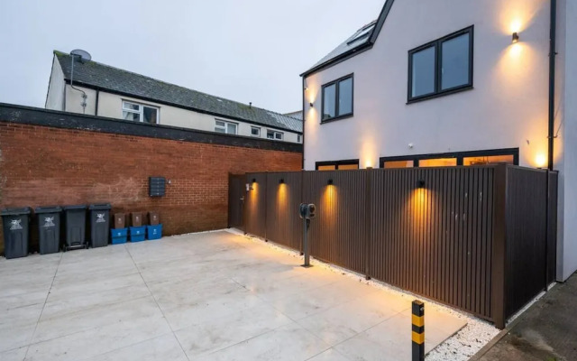 Luxurious 2 Bed Central Cardiff Free EV Charge