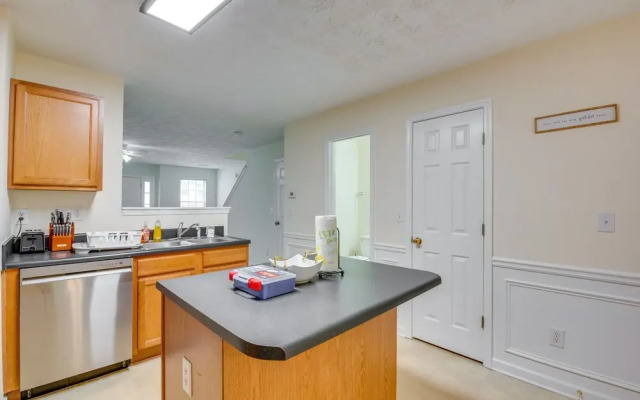 Bright Decatur Townhome ~ 10 Mi to Atlanta!