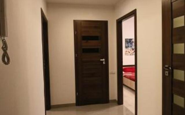 Apartment Mona Warsaw przy stacji metra