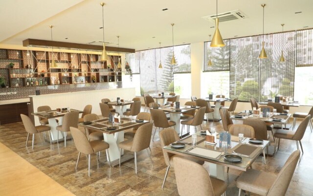 VRR Hotel's And Convention Centre