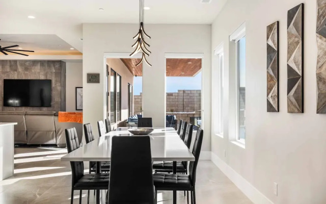 Slice Of Paradise 6 Bedroom Home