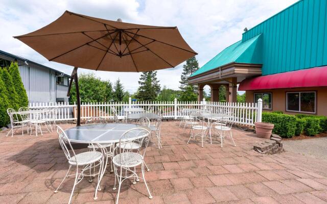 Sutton Suites Hotel