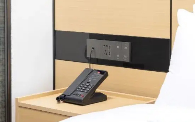 Liqi·Yu Hotel (Yuzhou Nadazhen Summer Plaza)