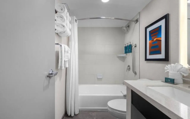 DoubleTree by Hilton Phoenix Midtown