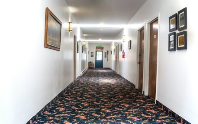 Riverwood Inn Hotel Grand Kitchenette Suite