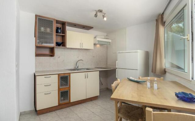 Kanava seafront apartment I