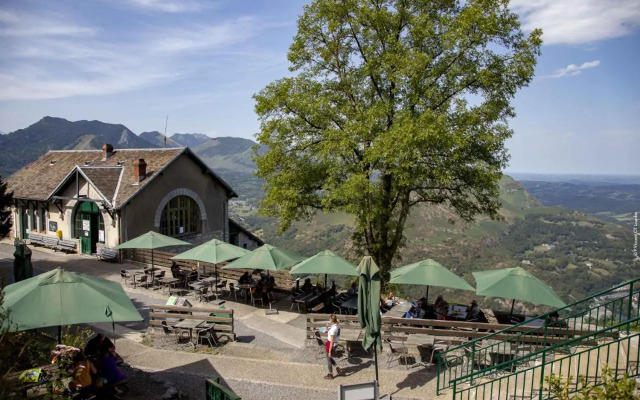 Hôtel Croix des Bretons Lourdes Pyrénées