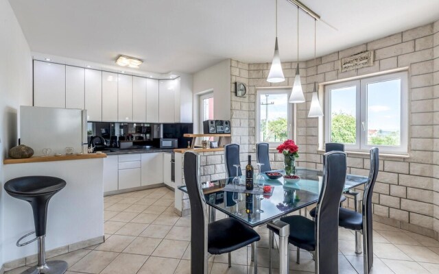 Nice Home in Kastel Novi With Wifi and 3 Bedrooms