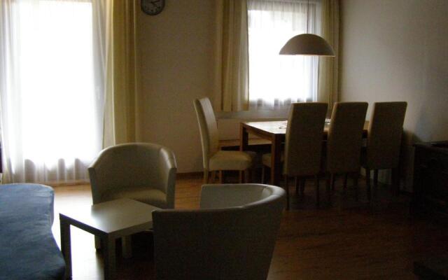 Bhome Gästehaus b&b / Apartments