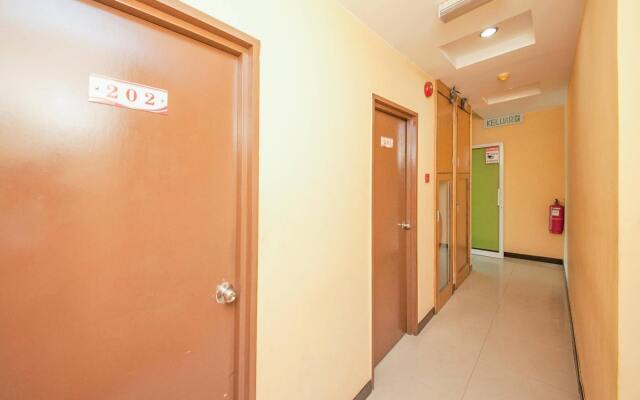 OYO Rooms Kampung Air Taxi Station