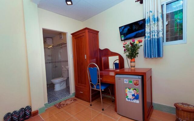 Bougain Villeas Homestay