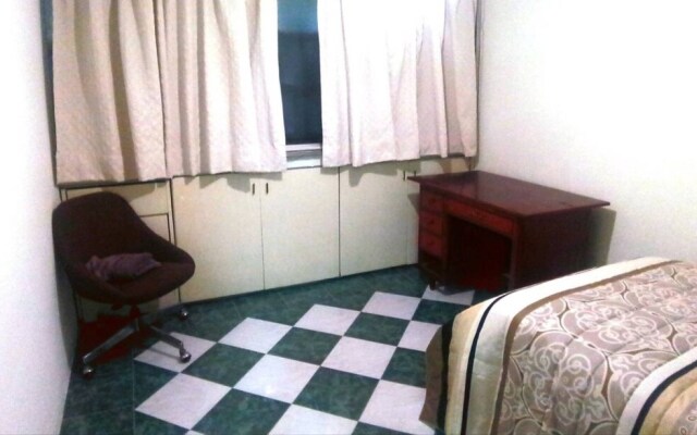 Amplio Departamento Frente Al Parque