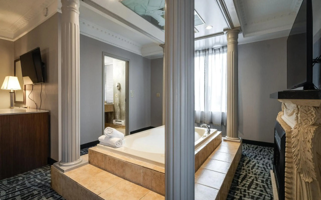 Monte Carlo Inn Toronto West Suites