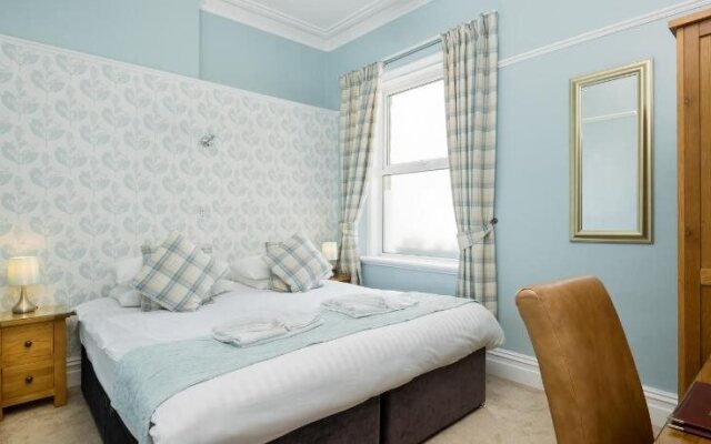 The Ravensworth Hotel