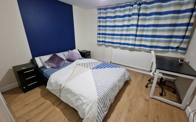 SnoozeDen Chalvey – Free Parking, Near M4 J6
