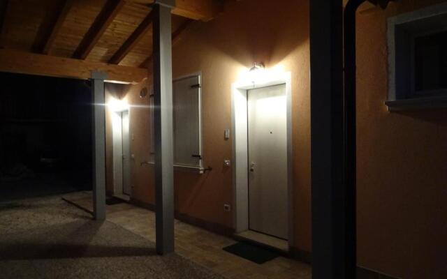 CASCINA LEGNAGO - bilocale a 6 chilometri da SALO'