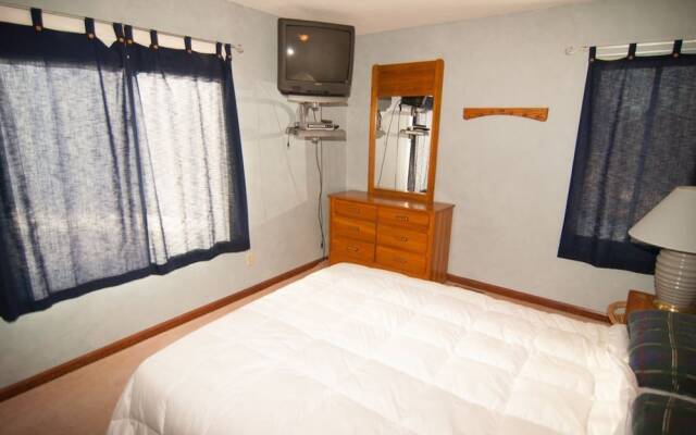 Slopeside Condo D102