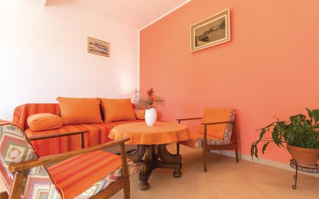 Stunning Home in Liznjan With Wifi and 2 Bedrooms