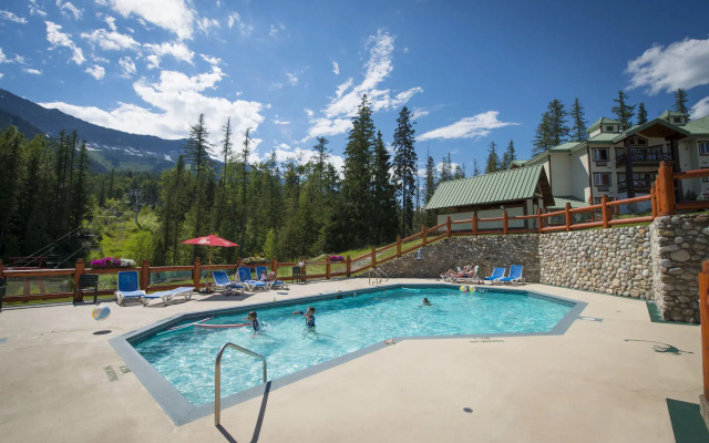 Lizard Creek Lodge