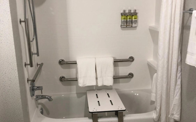 Holiday Inn Express & Suites Madison West - Middleton by IHG