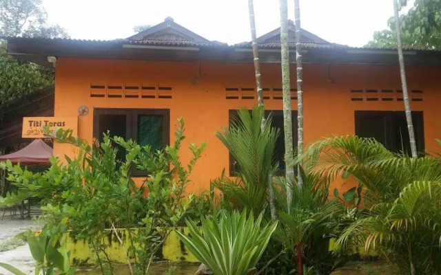 Titi Teras Village House