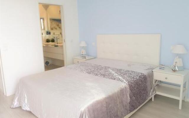Avenida dos Banhos Apartment