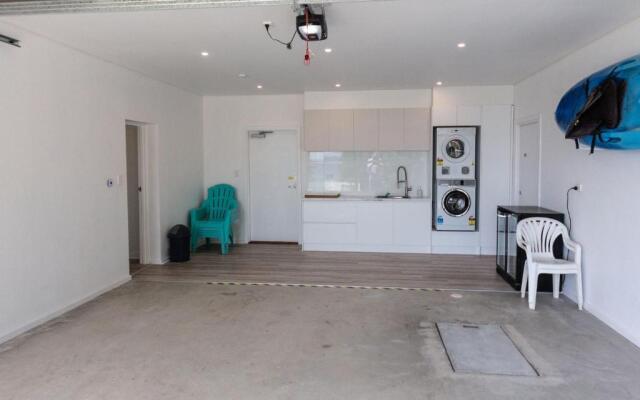King of North Bay - 103 Gold Coast Drive