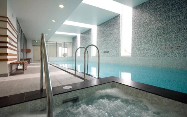 The Cove @ New Port-Pool - Spa - Sauna - Gym & More