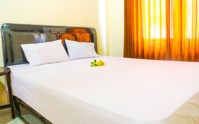 Lolo Beach Inn