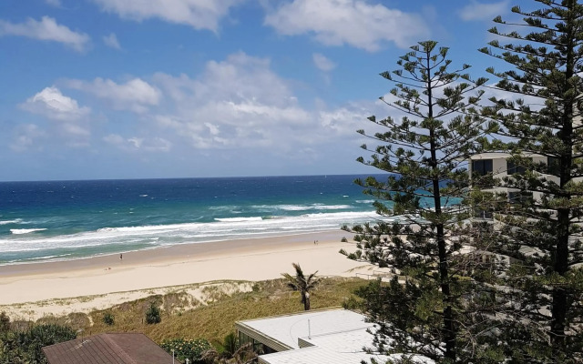 Surfers Chalet
