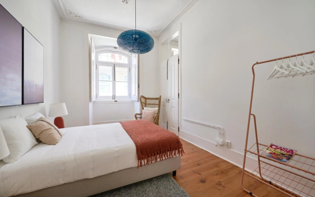 Sunny Pink Street Historical Apt, By TimeCooler