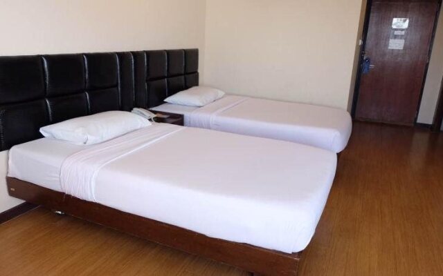 Phet Hotel