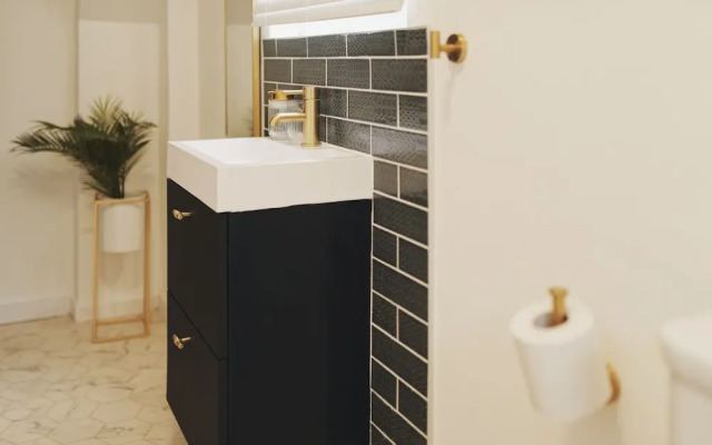 Captivating 2-bed Apartment in Liverpool