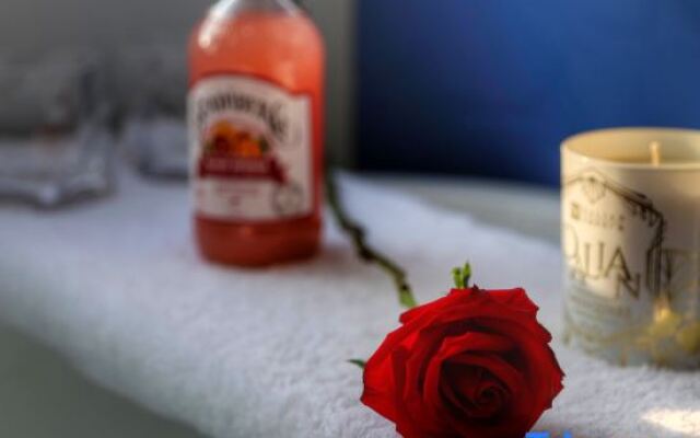 Jigsaw Hotel (Jiangnan West Fenghuang New Village Subway Station Branch)