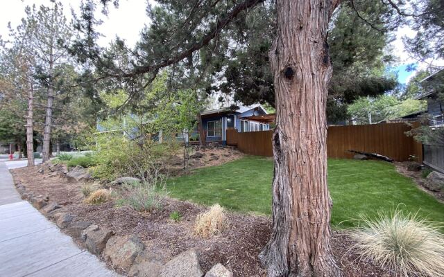 Larkspur Trail 3 Bedroom Home by RedAwning