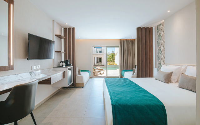 Panas Holiday Village