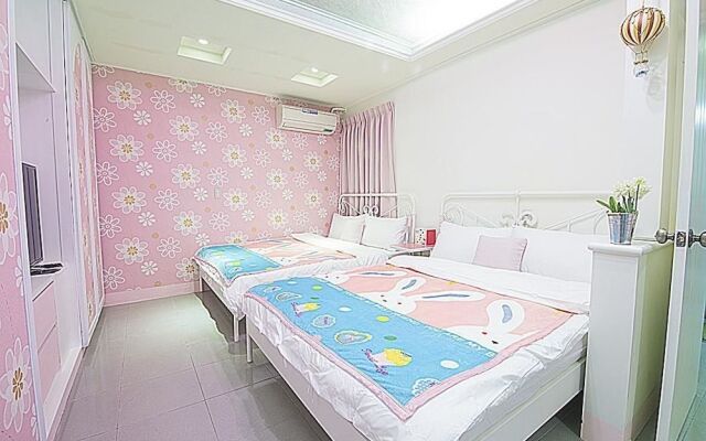 Garden House- Tainan Station