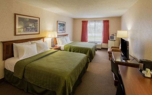 Coshocton Village Inn and Suites