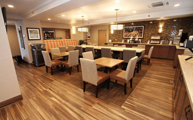 Best Western Plus Cottontree Inn