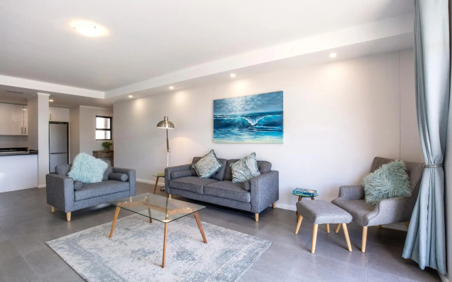 uSHAKA WATERFRONT - SPACIOUS SUBLIME STUNNER