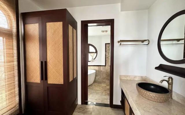 Paradise Pearl West Lake